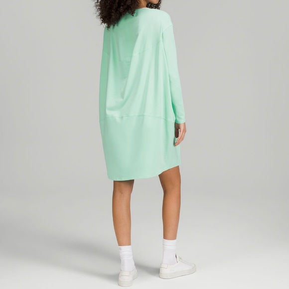 Lululemon Back in Action Long Sleeve Dress Size 8 WLDM - Picture 2 of 4